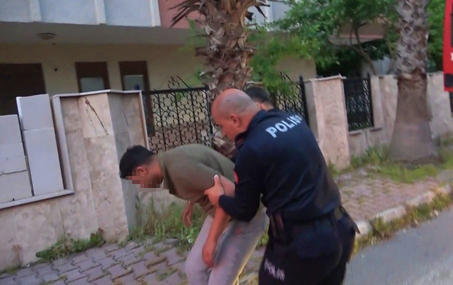 Komşular duman kokusuyla harekete geçti Olay, dün akşam saat 19.30