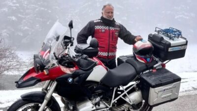 Virajı alamayarak tabelaya çarptı Olay, dün Mudurnu’nun Aynalıkaya mevkisinde meydana