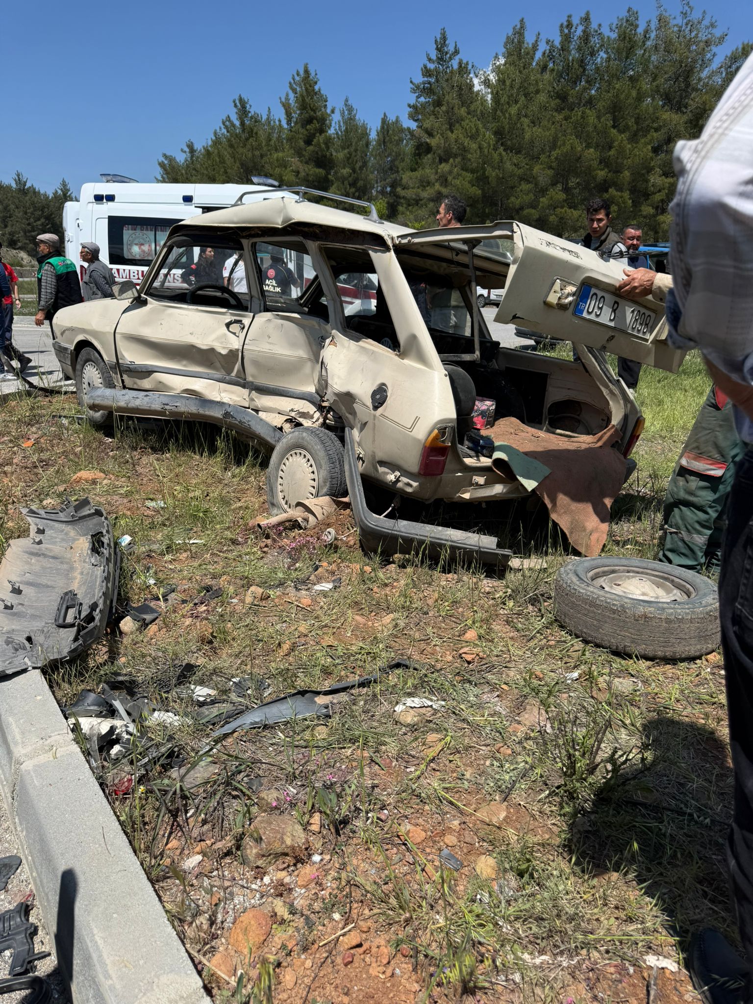 Otomobiller hurdaya döndü, bir kişi hayatını kaybetti!