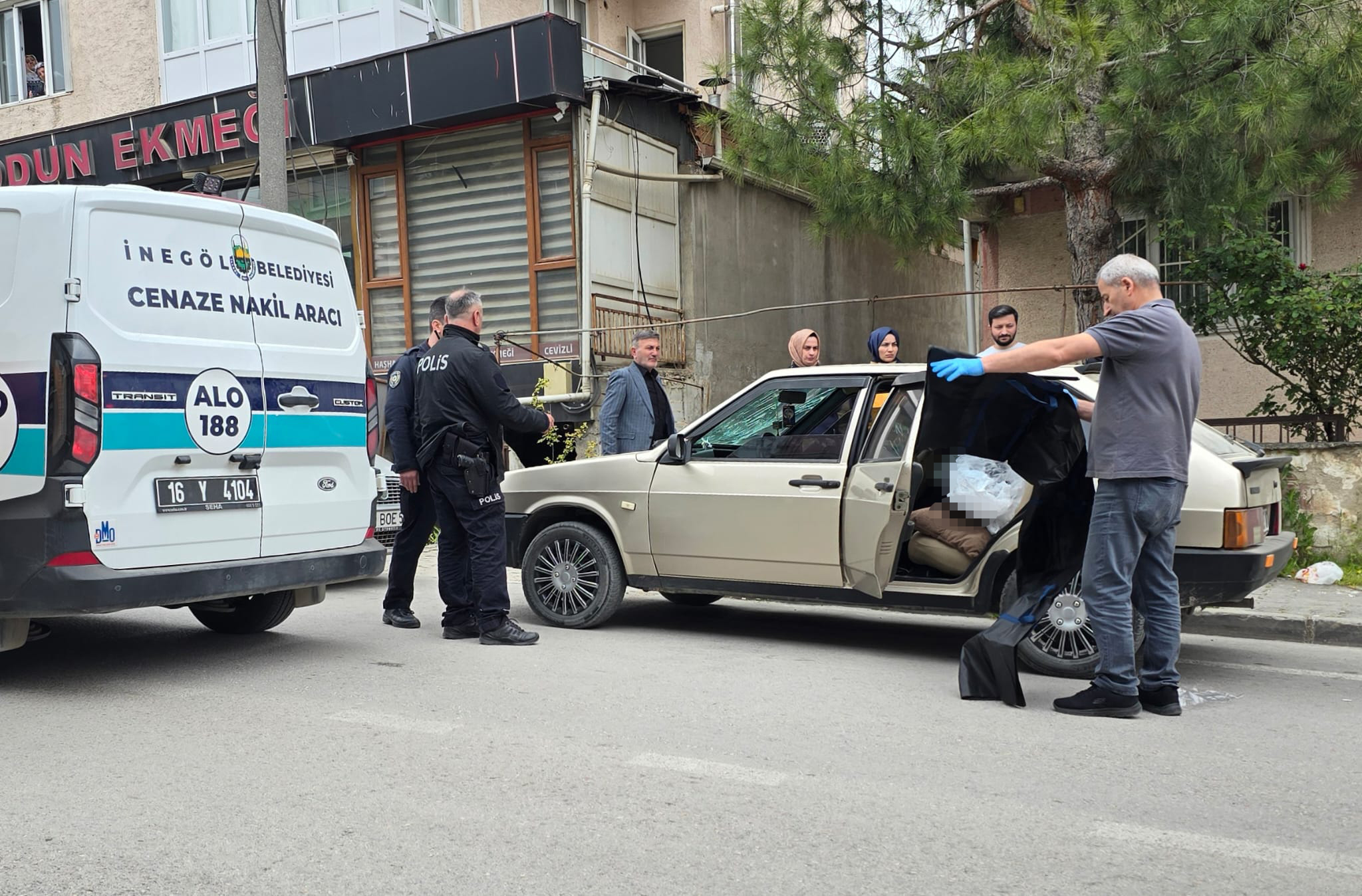 Otomobilde sır ölüm!