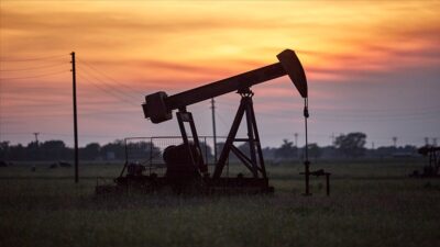 Dün 105,94 dolara kadar yükselen Brent petrolün varil fiyatı, günü