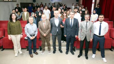 Prof. Dr. Sabri Bektöre Konferans Salonunda düzenlenen seminere; İİBF Dekanı
