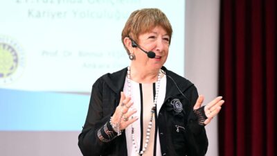 Abdullah Kaptan Konferans Salonunda düzenlenen seminere; Eğitim Fakültesi Eğitim Bilimleri