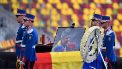 Romanya futbolunun en önemli isimlerinden Lucescu için ilk tören Ulusal