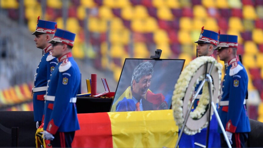 Romanya futbolunun en önemli isimlerinden Lucescu için ilk tören Ulusal