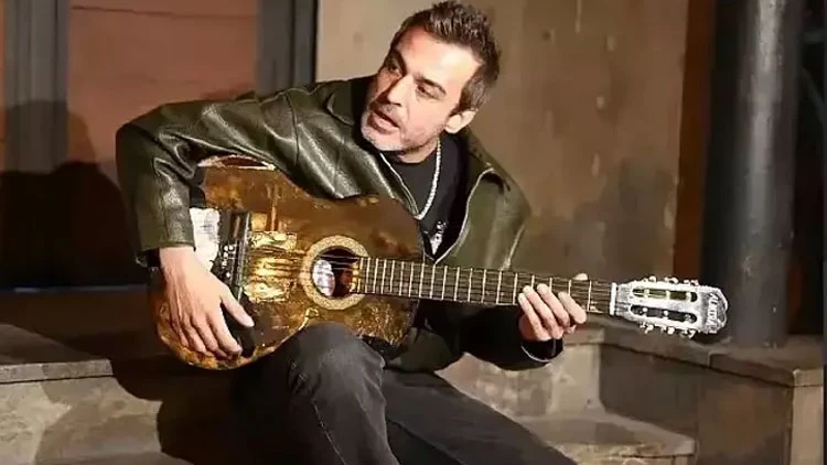 Muğla Bodrum Konacık Mahallesi’ndeki evinde dinlenirken rahatsızlanan sanatçı için yakınları