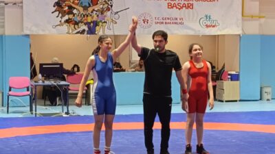 Minderde madalya yağmuru Okul sporları kapsamında gerçekleştirilen heyecan dolu müsabakalarda