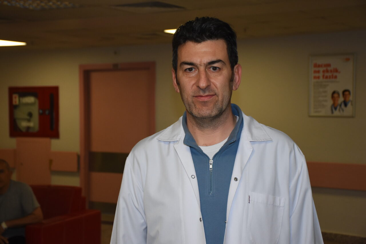 - Afyonkarahisar'da erken teşhisle kalın bağırsağındaki tümör tespit edilen Ali