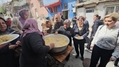 AFYONKARAHİSAR (AA) – Afyonkarahisar'da "adine pilavı" geleneği sürdürülüyor. Nisan yağmurlarının