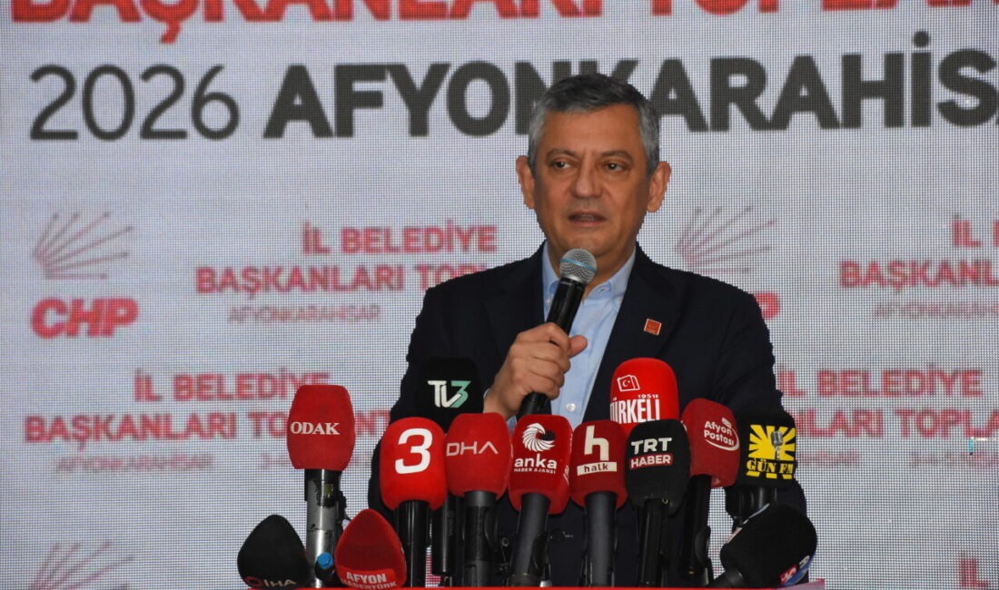 - "Yapılan yatırım şahsınıza, partimize değil, ülkenin geleceğine yatırımdır. Gençlerin