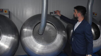 - Afyonkarahisar'daki firmanın 26 yaşındaki sahibi Resul Baskı:
- "Burada üretim