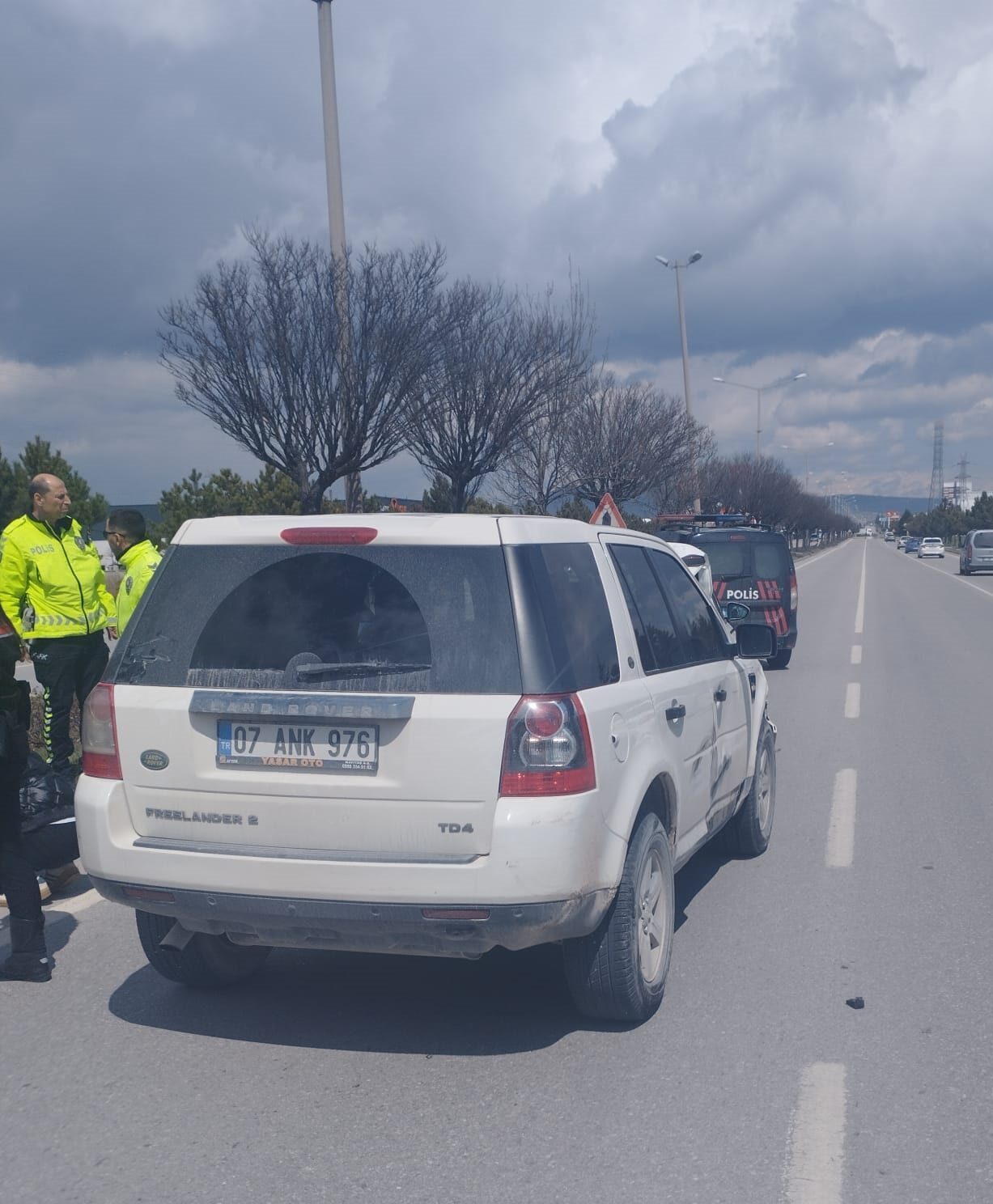 AFYONKARAHİSAR (AA) – Afyonkarahisar'da "dur" ihtarına uymayan sürücünün kullandığı otomobilin