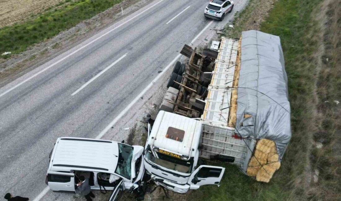 Afyonkarahisar’da kamyon, tanker ve hafif ticari aracın karıştığı kazada 2