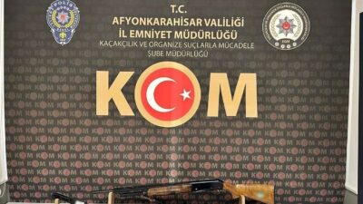 Afyonkarahisar’da tefecilik yaptıkları iddia edilen şahıslara yönelik polis tarafından yapılan