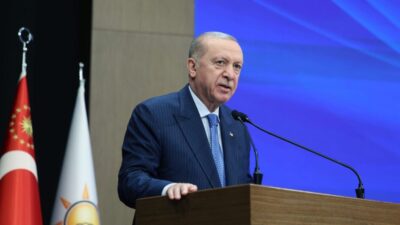 Ankara’da düzenlenen AK Parti Genişletilmiş İl Başkanları Toplantısı’nda teşkilat mensuplarına