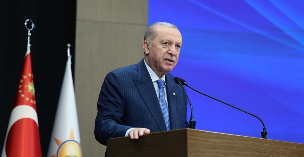 Ankara’da düzenlenen AK Parti Genişletilmiş İl Başkanları Toplantısı’nda teşkilat mensuplarına