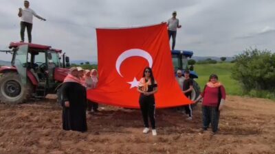 Dinar ilçesine bağlı Avdan köyünde Ekim ekimi yapan tarla sahibi