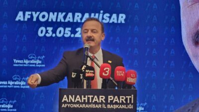 Türk milletinin iradesi vurgusu Konuşmasında Türk bayrağının ve millet iradesinin