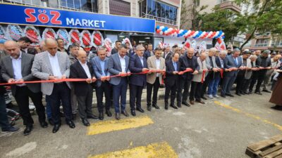 Yeni şubenin açılış kurdelesini AK Parti Afyonkarahisar Milletvekilleri İbrahim Yurdunuseven