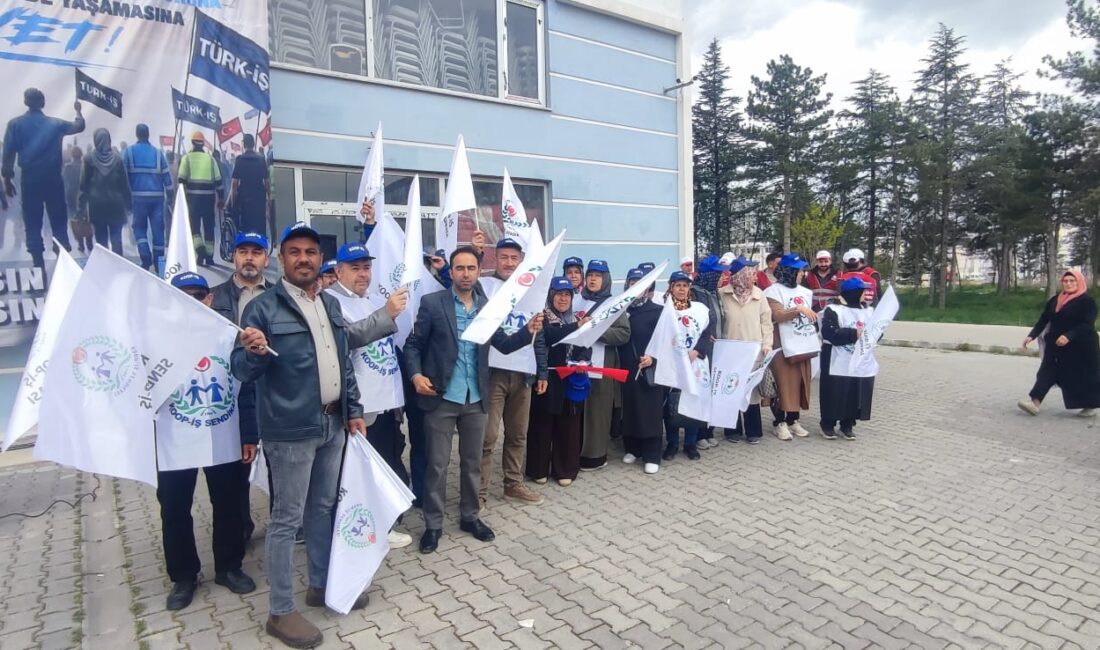 Türk-İş önünde birlik ve beraberlik mesajı 1 Mayıs Emek ve