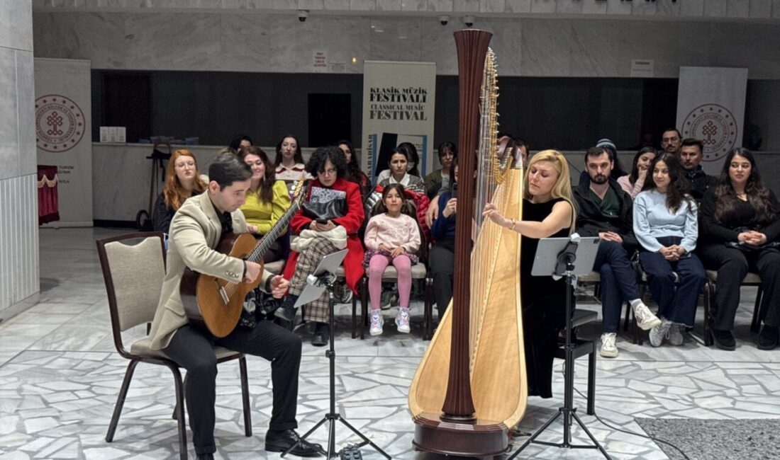 AFYONKARAHİSAR (AA) – Genel Sanat Yönetmenliğini Hüseyin Başkadem'in yaptığı "25.
