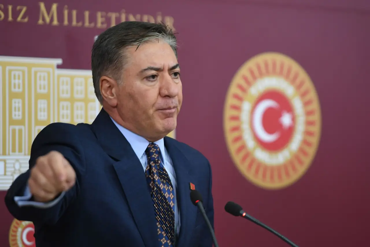 Son Dakika: CHP’li Murat Emir duyurdu! Özgür Özel yönetimi nereye gidiyor!