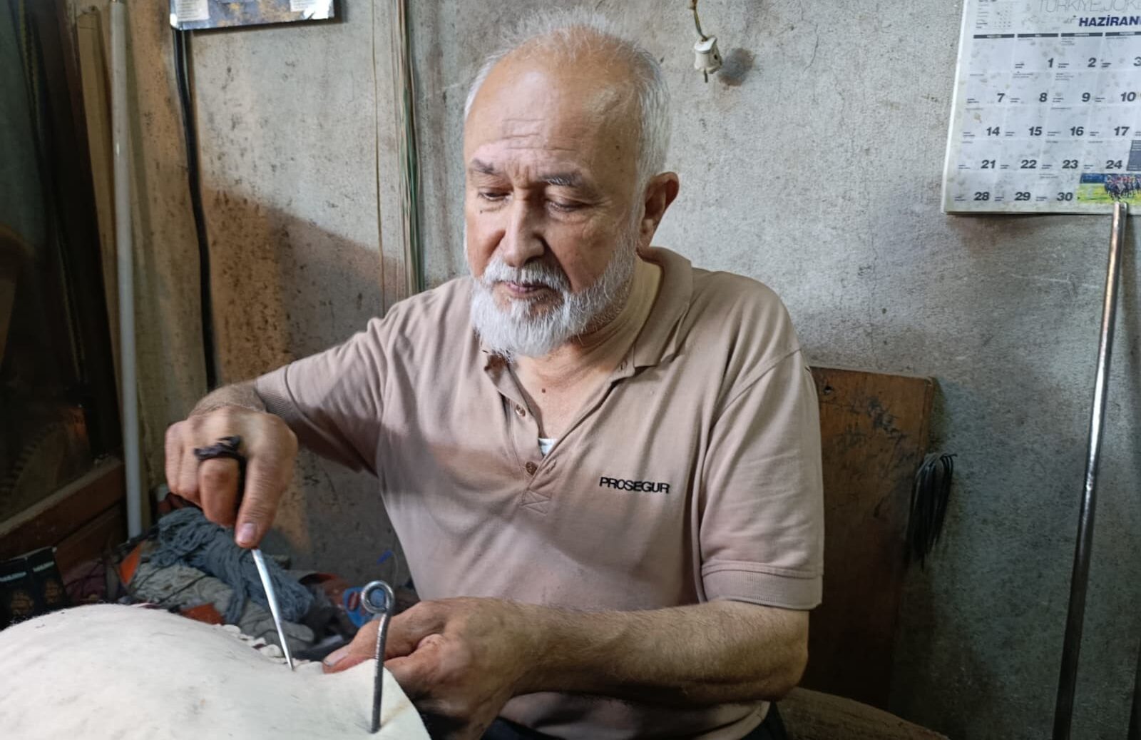 Kahramanmaraş’ın Dulkadiroğlu İlçesi’nde bulunan tarihi Kapalı Çarşı’daki Semerciler Çarşısı’nda şimdilerde
