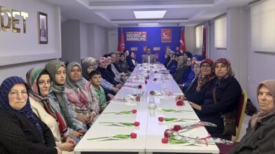 Milli Görüş’ün emektar kadınları bir arada Parti çalışmalarının ve teşkilat