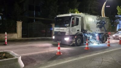 Kentin dört bir yanı köşe bucak temizleniyor Belediye ekipleri; şehrin