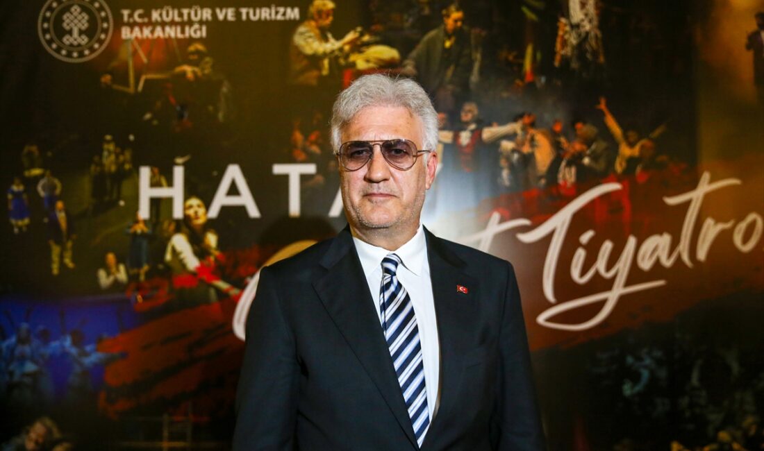 Karadağlı, Hatay Devlet Tiyatrosu Sahnesi’nin açılışında, Hatay’ın ardından Kars Devlet