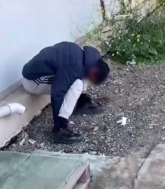 Görüntüler üzerine ekipler harekete geçti İlçe merkezinde uyuşturucu madde kullanarak