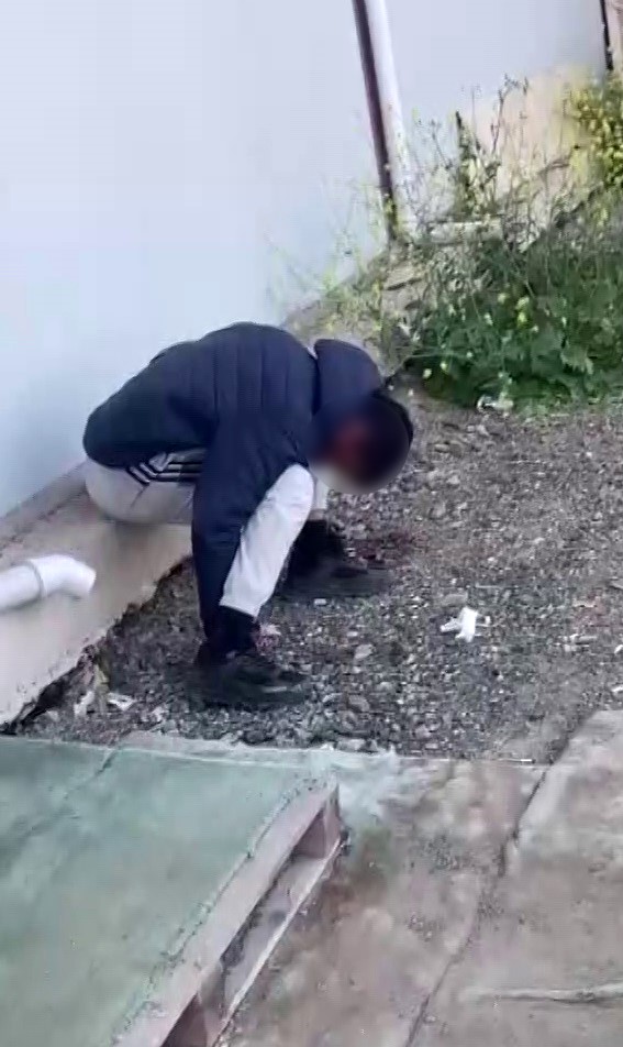 Görüntüler üzerine ekipler harekete geçti İlçe merkezinde uyuşturucu madde kullanarak