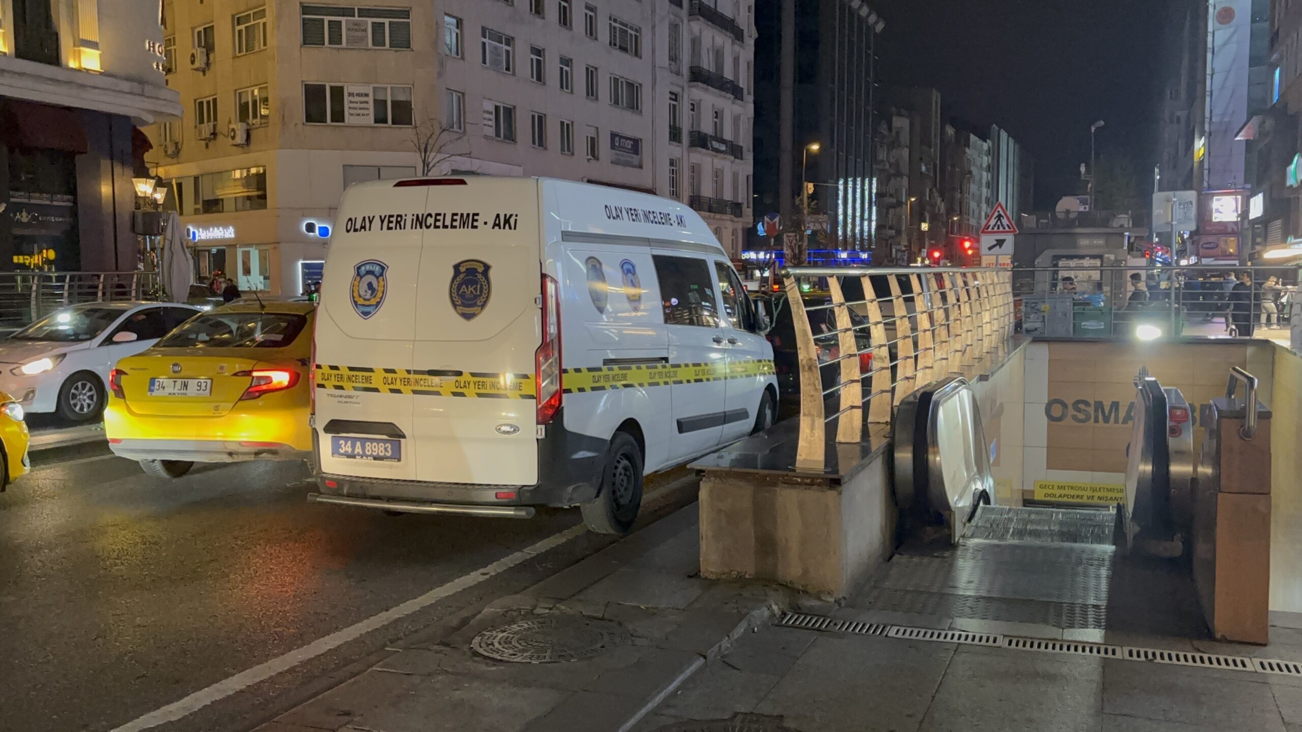 Metroda feci ölüm! Raylara atlayan genç hayatını kaybetti