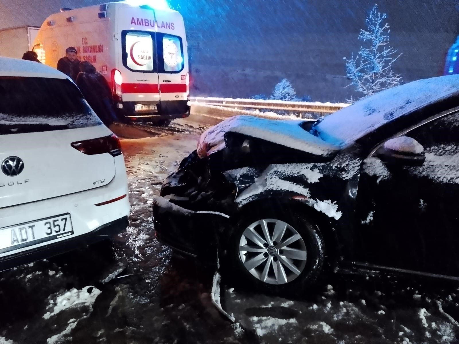 Karahisar tüneli çıkışında zincirleme kaza!
