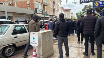 Cuma gününden beri kepenk açmıyor Edinilen bilgilere göre, ilçede uzun