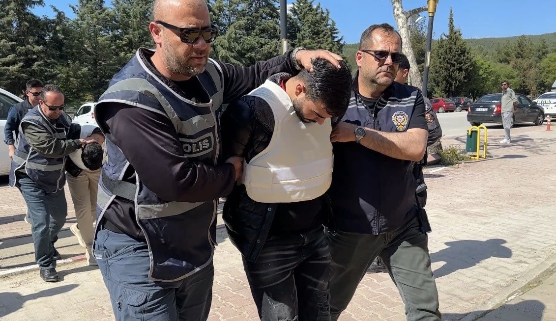 Sosyal medyadan “yaşıyor” süsü vermişler!