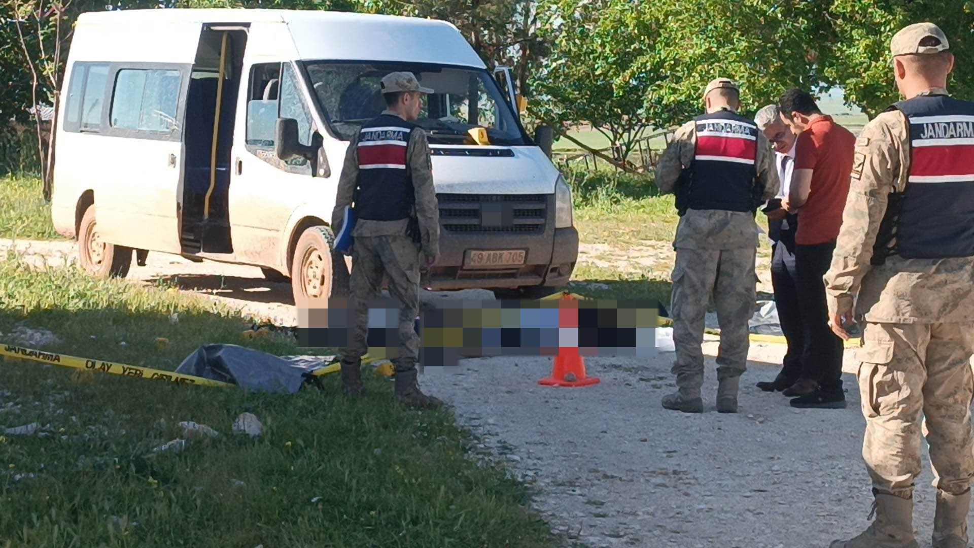 Husumetli aileler birbirine girdi! Silahlı kavgada üç can gitti!