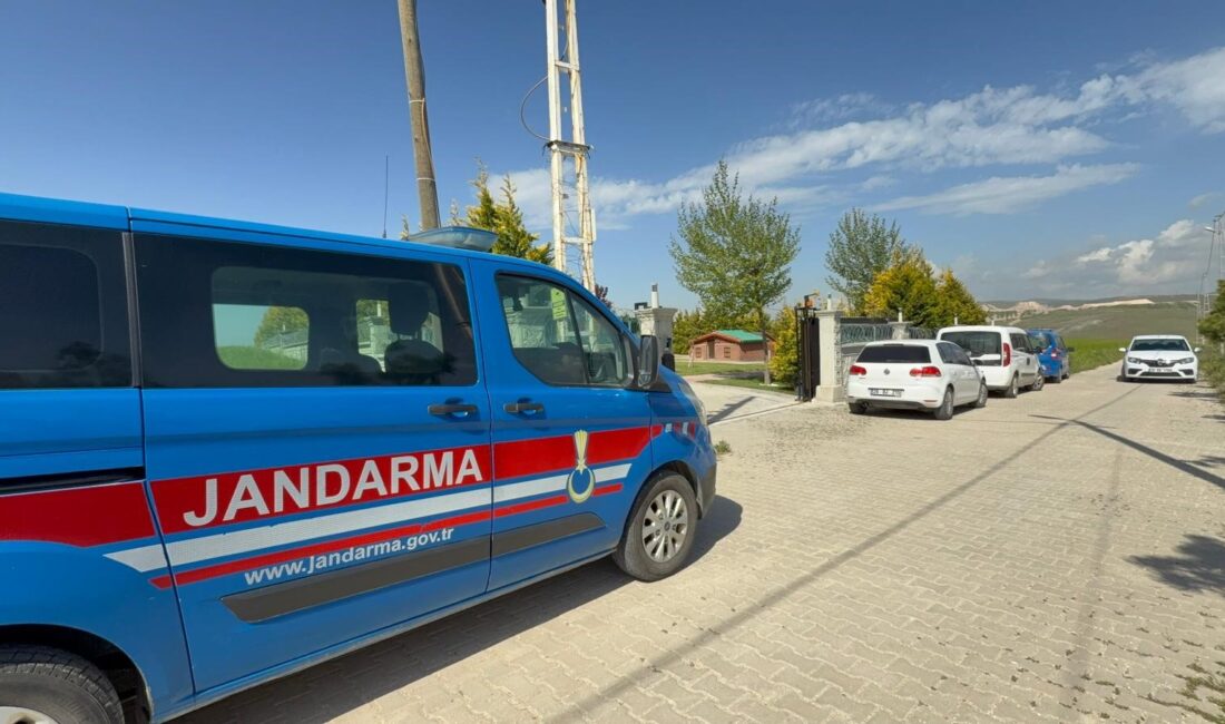 Belediye binası ve şüphelilerin evlerinde aramalar devam ediyor Eskişehir Cumhuriyet