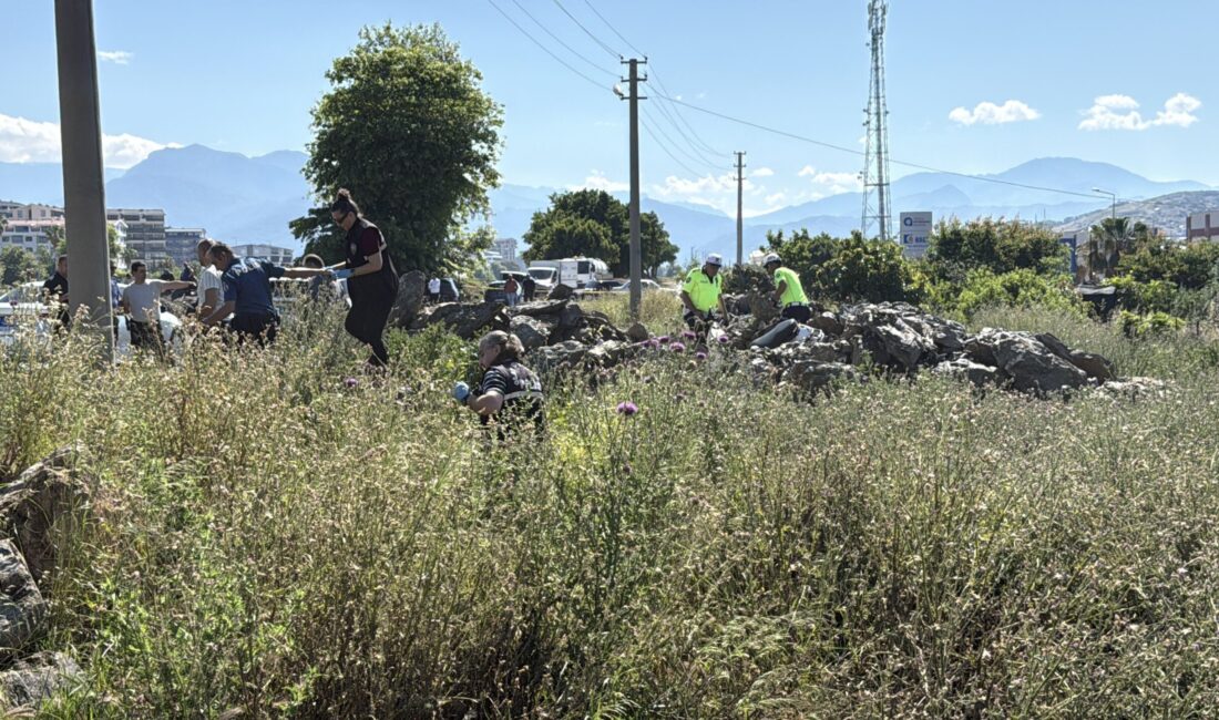 Yol kenarında hareketsiz yatan kişiyi vatandaş fark etti Olay, sabah