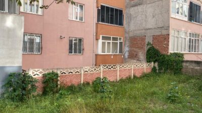 Balkondan düşerek ağır yaralandı Olay, dün akşam saatlerinde Elazığ merkez