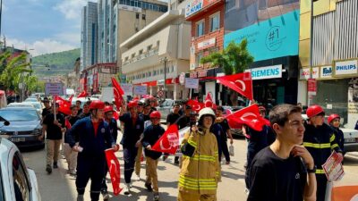 İmaret Camii önünden Zafer Meydanı’na coşkulu yürüyüş Projenin çok daha