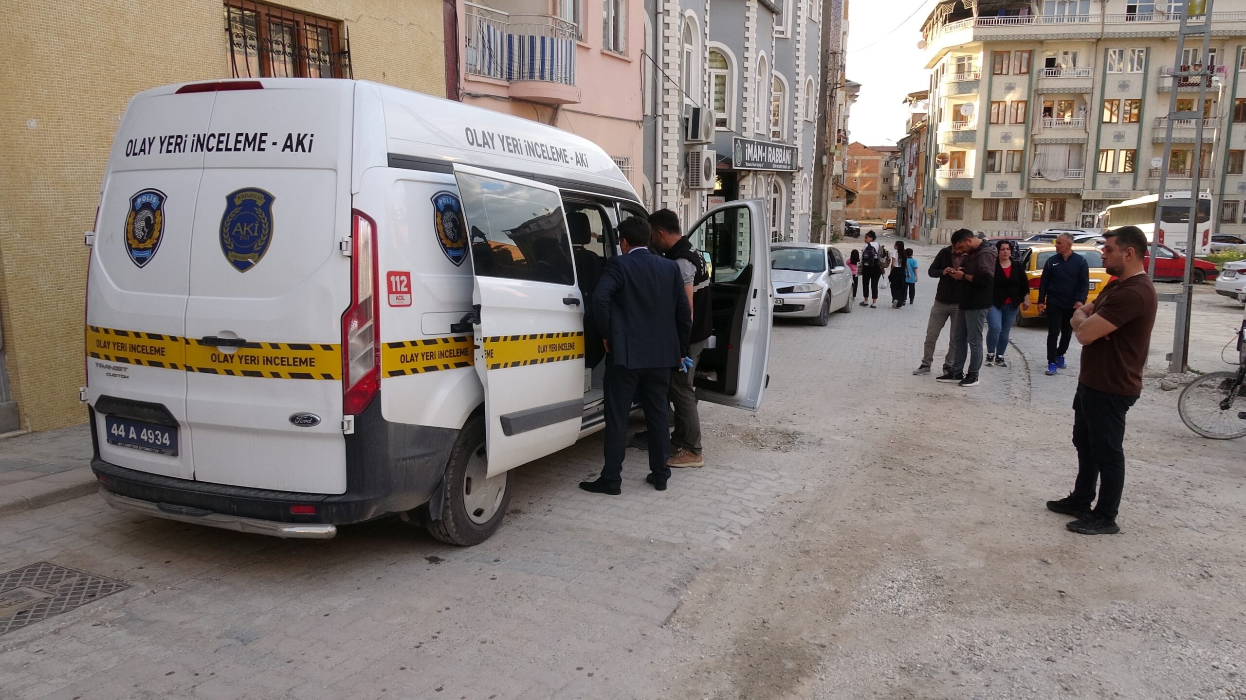 Yalnız yaşayan yaşlı adam evinde ölü bulundu