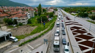 Çay ilçesinde trafik durma noktasına geldi Tatili memleketlerinde ya da