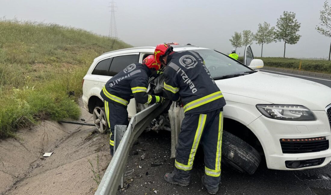 Bariyerler araca ok gibi saplandı Feci kaza, gece saat 00.48