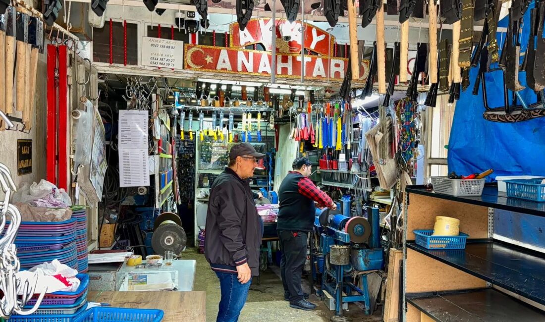Günde 1500 bıçak, 600 satır ve balta bileniyor Afyonkarahisar’ın Bolvadin