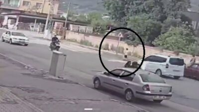 Sağını solunu kontrol etmeden yola atladı Kaza, Payas ilçesi Fahrettin