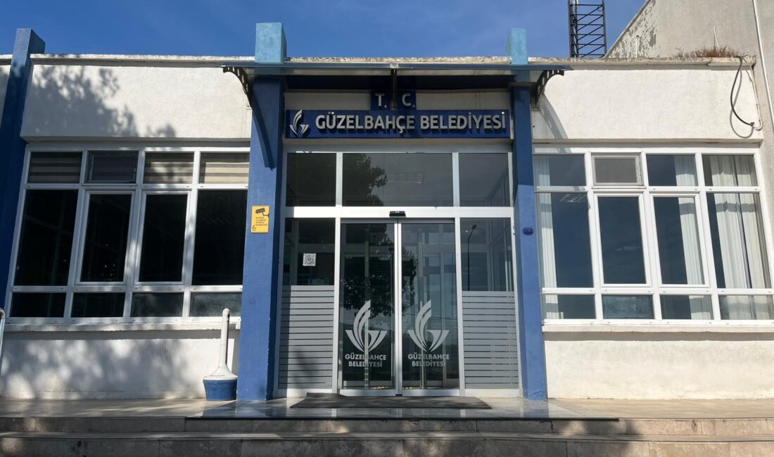 Şafak operasyonuyla adresler basıldı İzmir İl Jandarma Komutanlığı ekipleri, sabahın