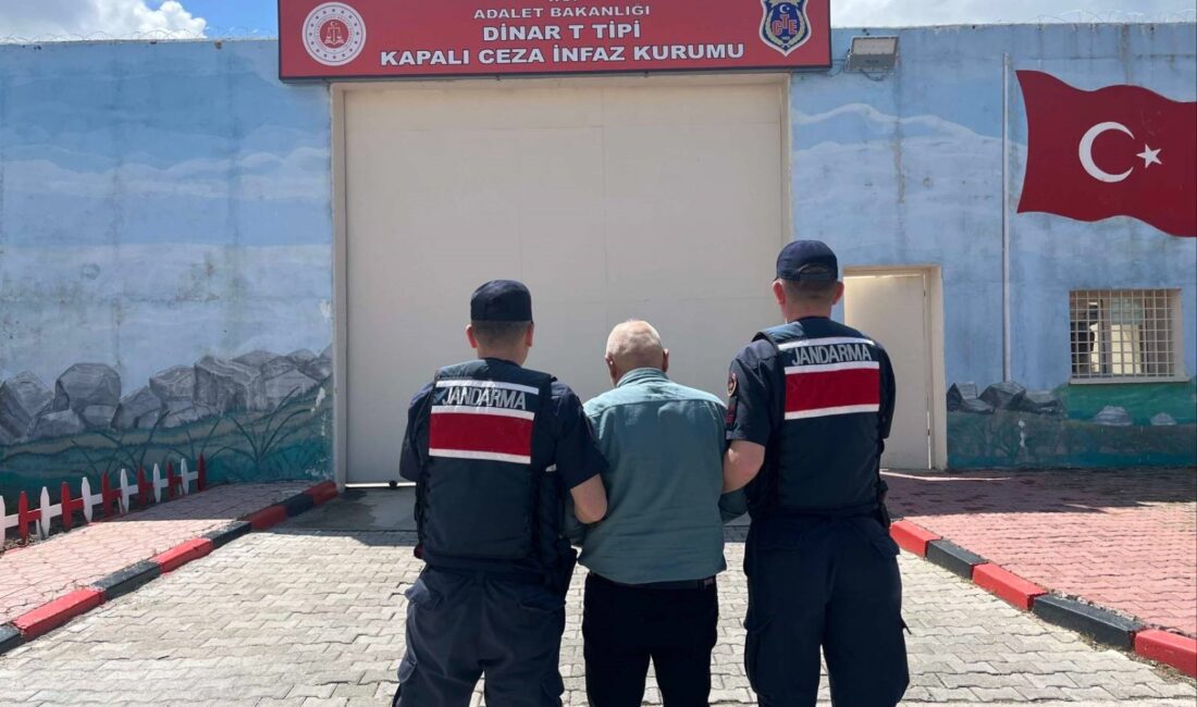 Yol kontrollerinde tek tek yakalandılar Afyonkarahisar İl Jandarma Komutanlığı ekipleri,