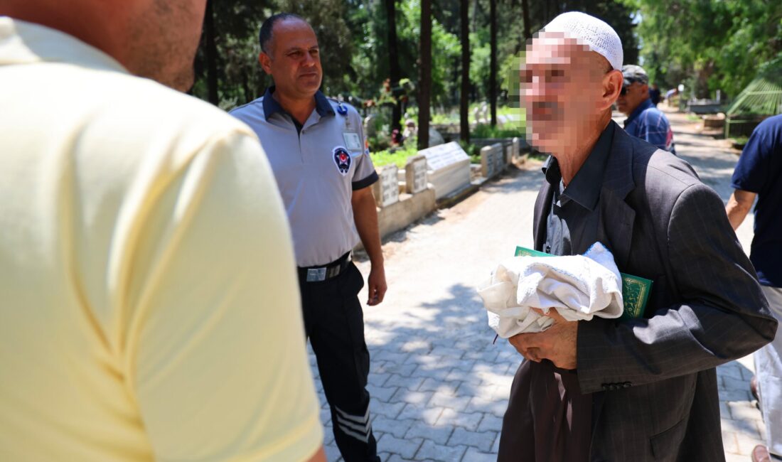 İmam sordu, sahte hocalar ter döktü Yüreğir ilçesindeki Asri Mezarlık’ta