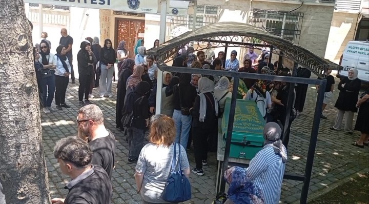 Cam silerken terasa düştü Olay, Nilüfer ilçesi 29 Ekim Mahallesi